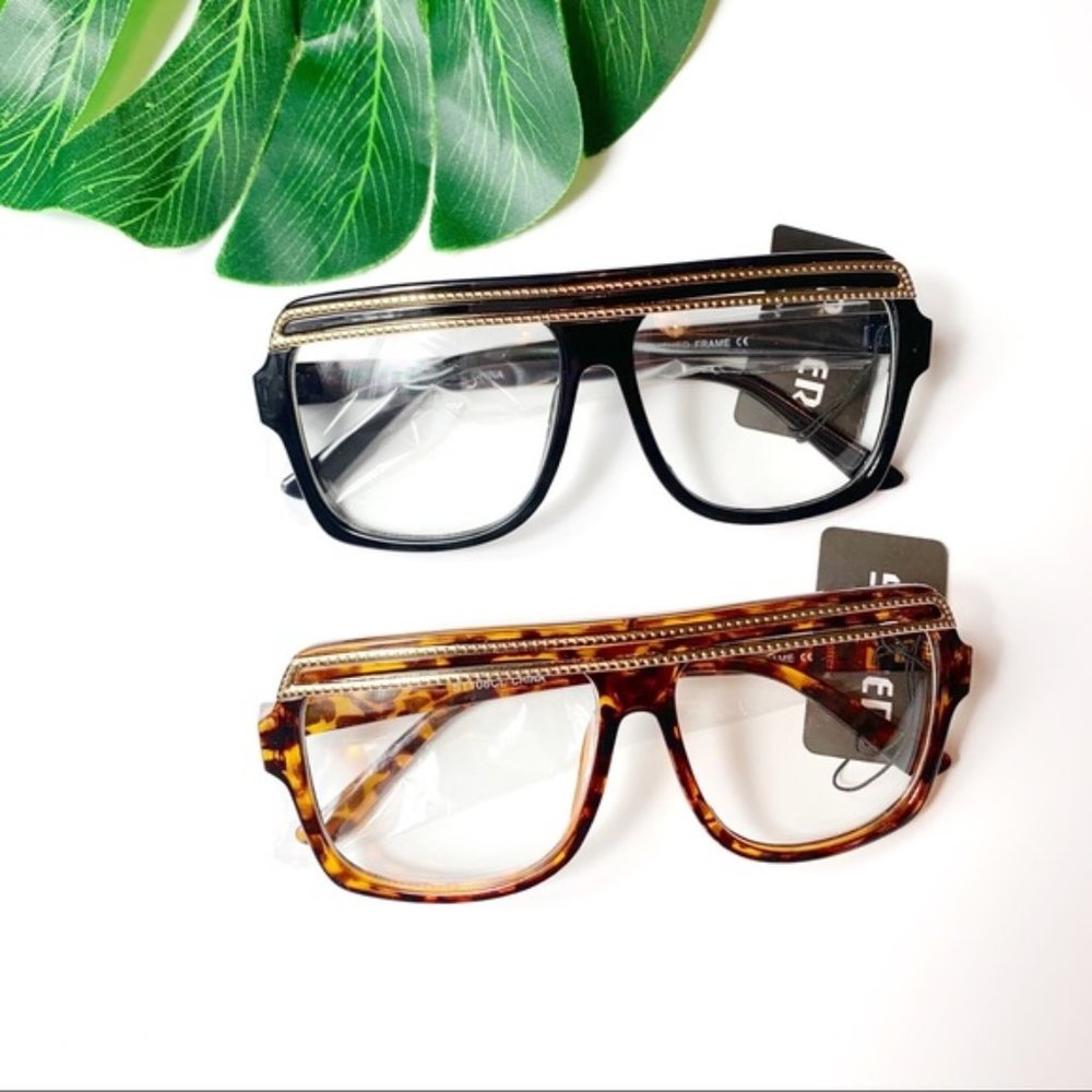 NEW - Women's Oversized Trendy Glasses